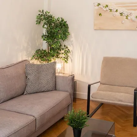 L1 Staywizus - 2p Berlioz, Ac & Wi-fi Apartmán